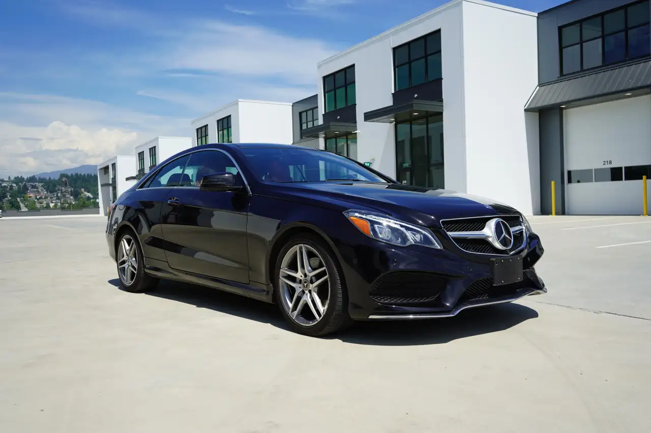 Mercedes-Benz E-Class photo Mercedes-Benz E-Class