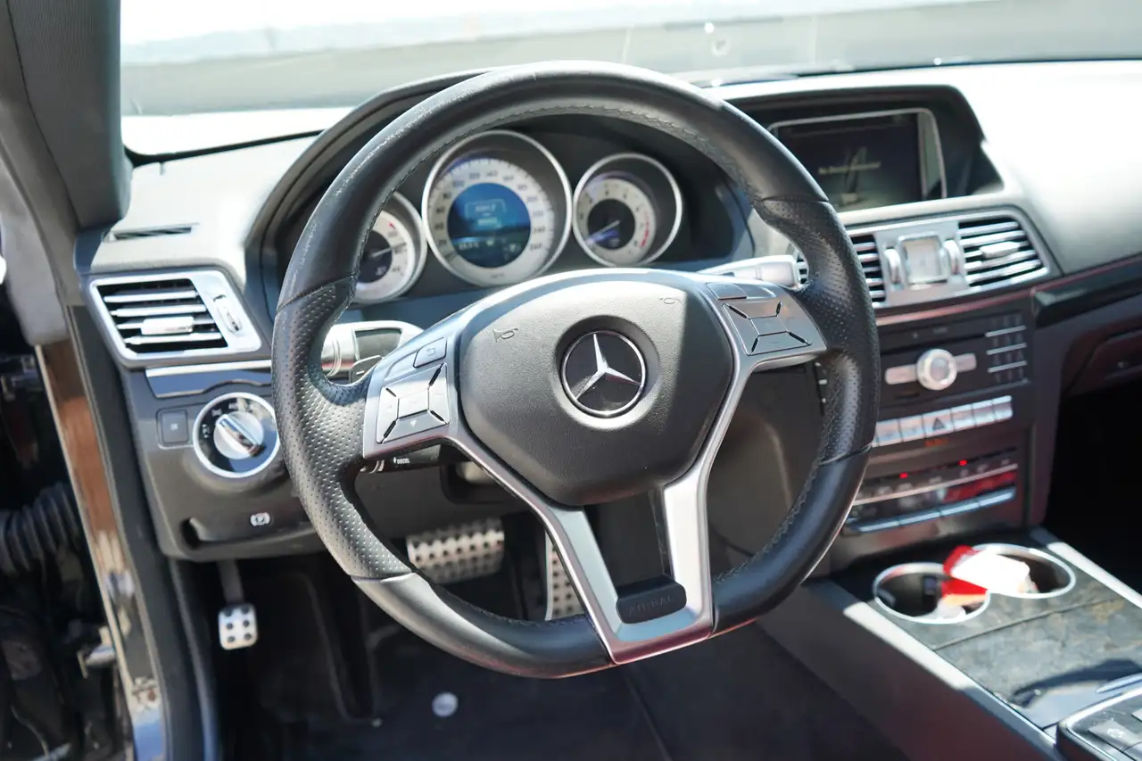 Mercedes-Benz E-Class photo Mercedes-Benz E-Class