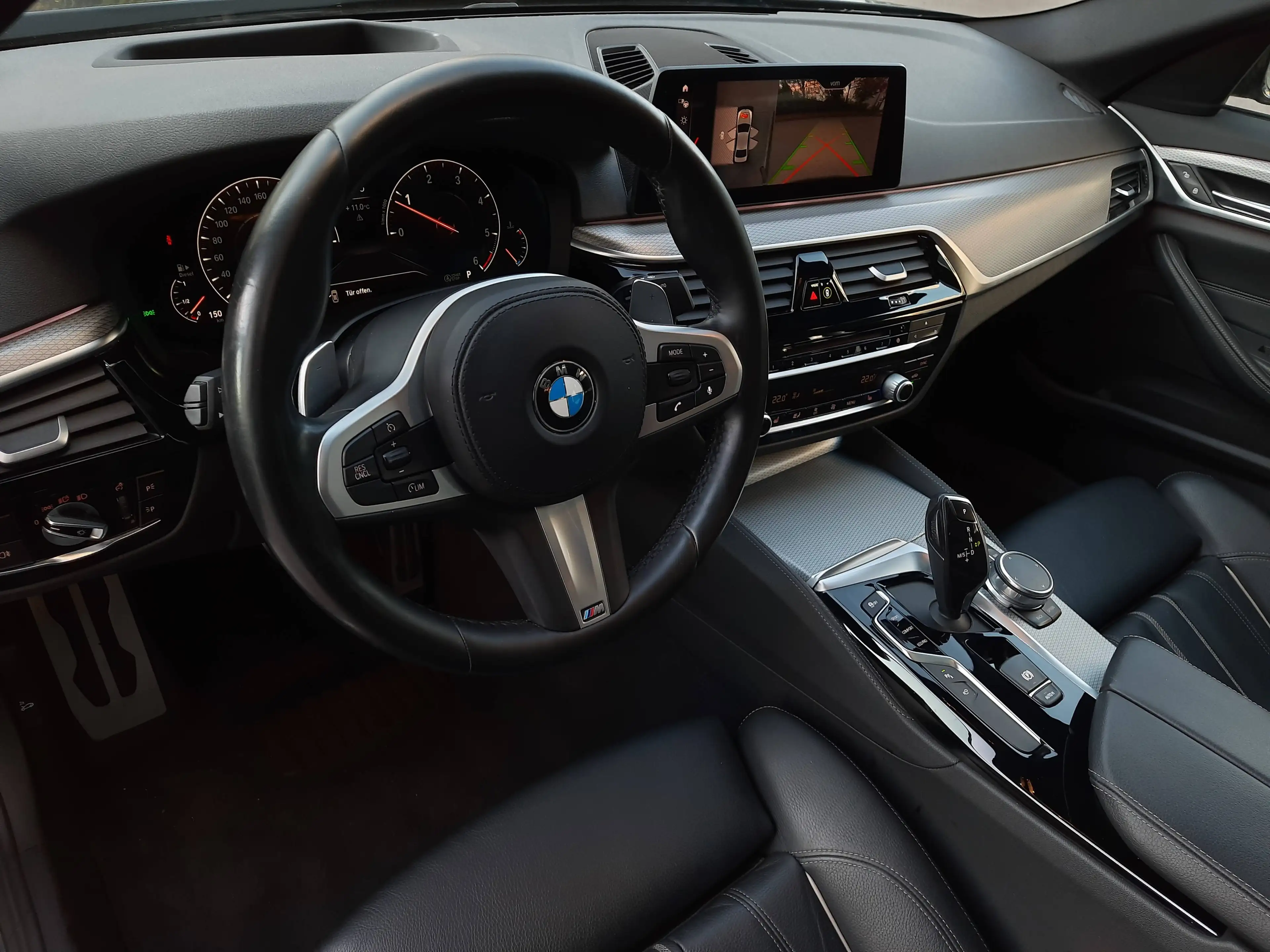 BMW 518 d Limo/3xM-Sport/LED/Sdach/DigiC/360°/HuD — photo 11