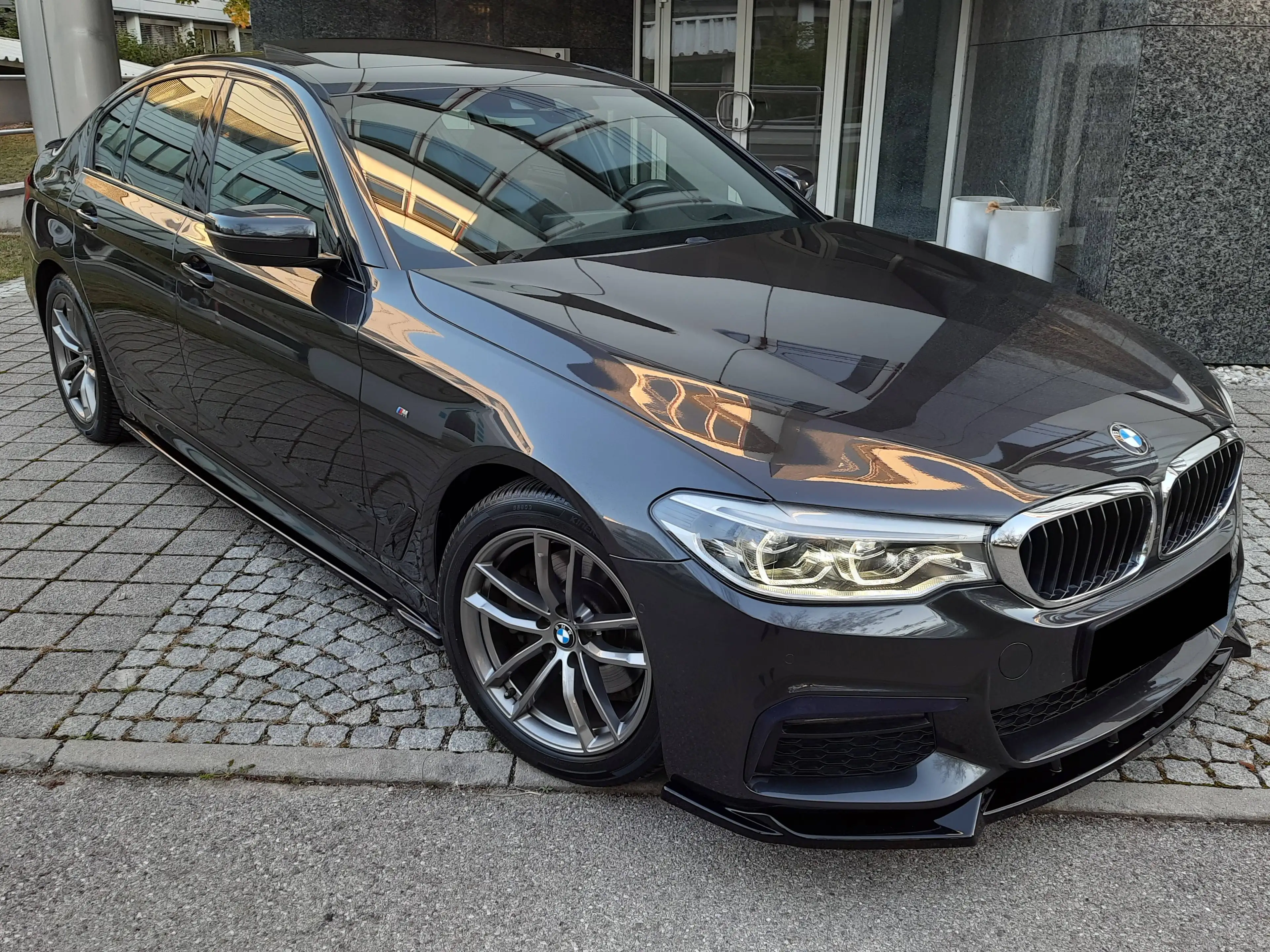BMW 518 d Limo/3xM-Sport/LED/Sdach/DigiC/360°/HuD — photo 4