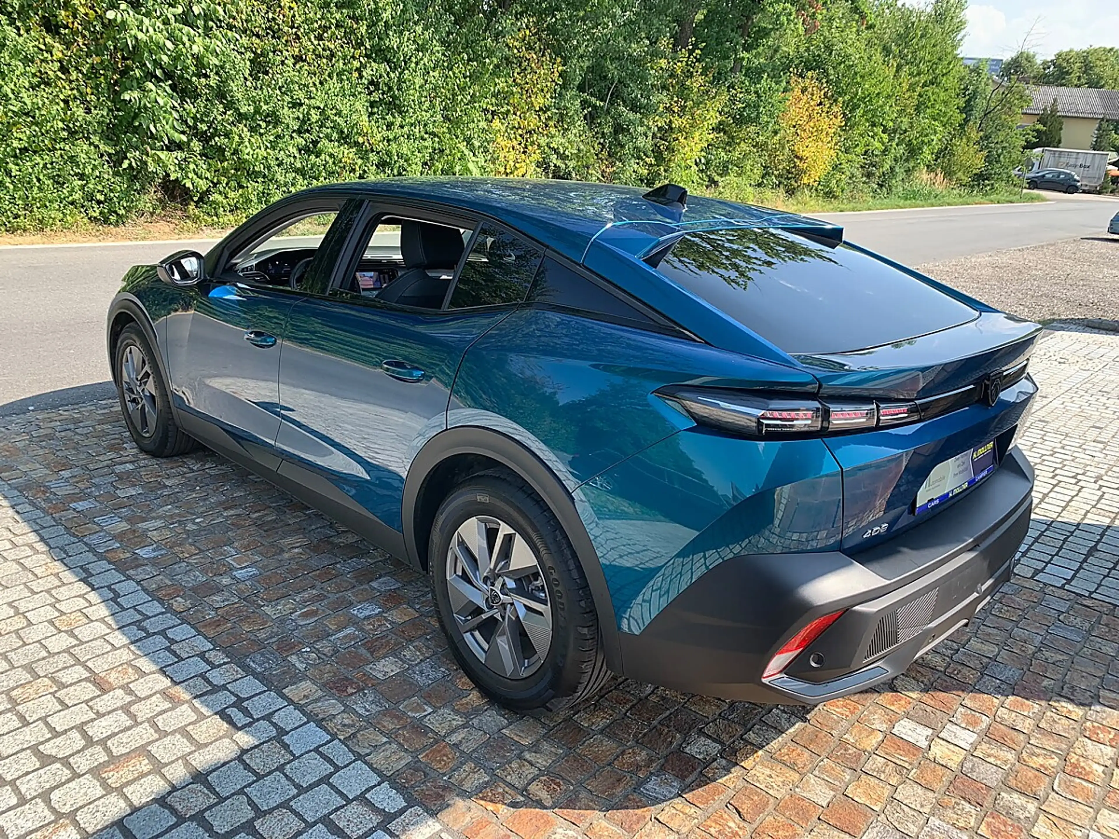Peugeot 408 1.2 Hybrid 136 Allure (EURO 6e) — photo 5