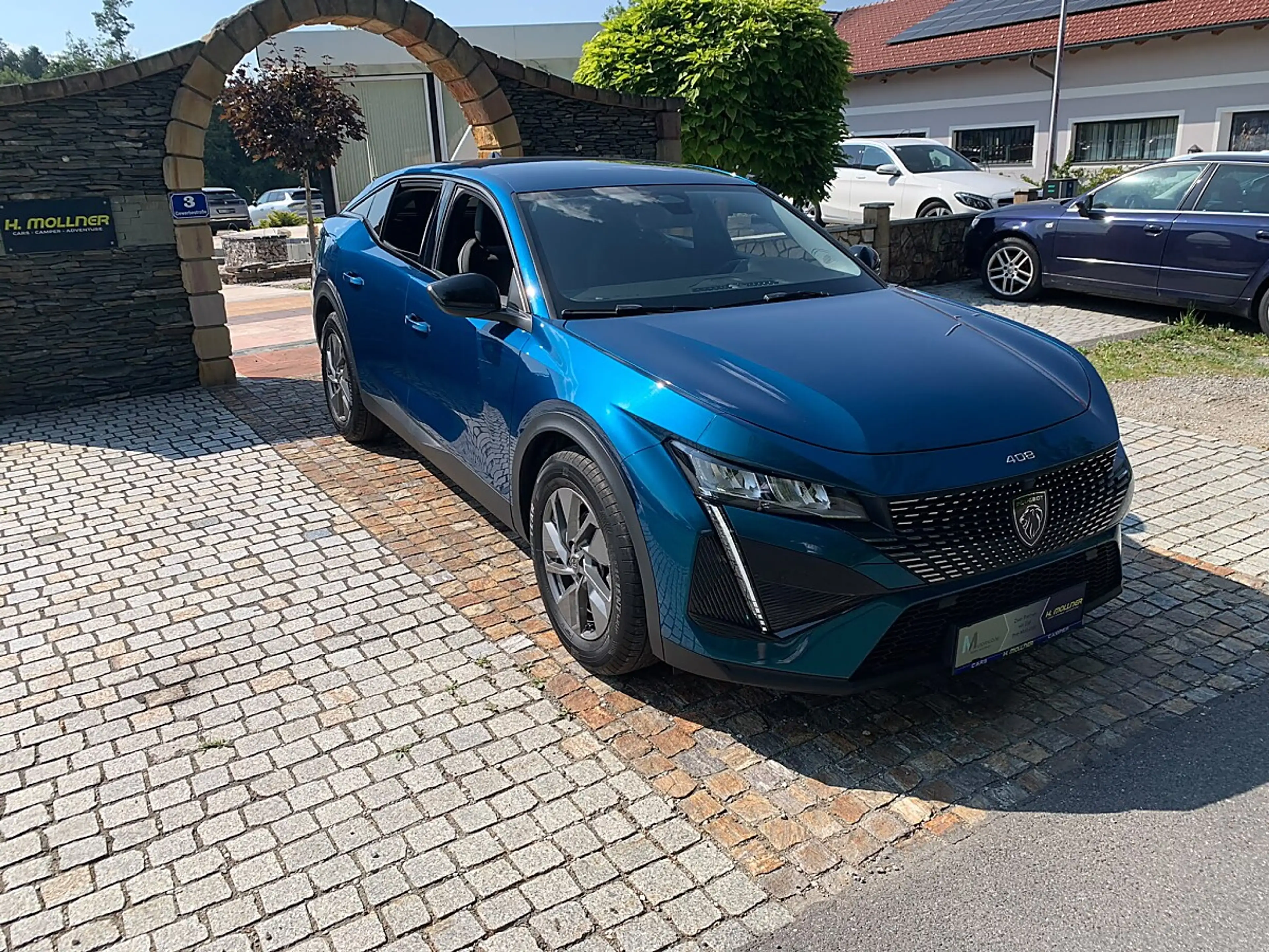 Peugeot 408 1.2 Hybrid 136 Allure (EURO 6e) — photo 3
