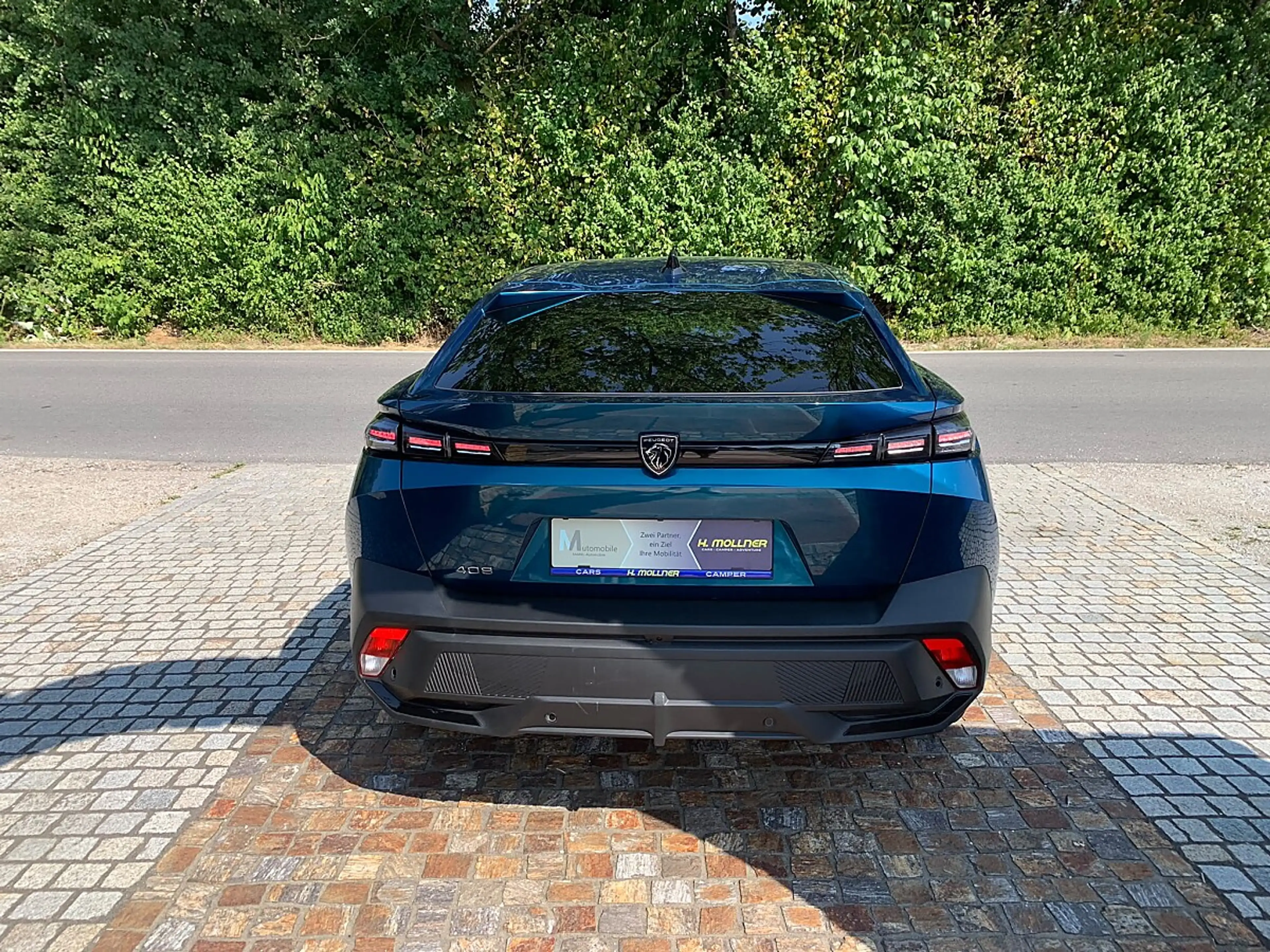 Peugeot 408 1.2 Hybrid 136 Allure (EURO 6e) — photo 12