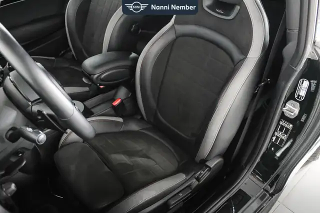 Mini Cooper view 14