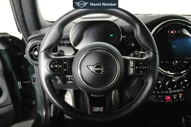 Mini Cooper view 10