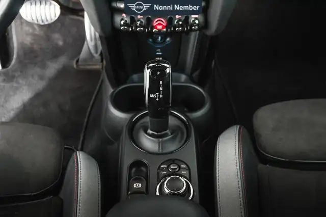 Mini Cooper view 13