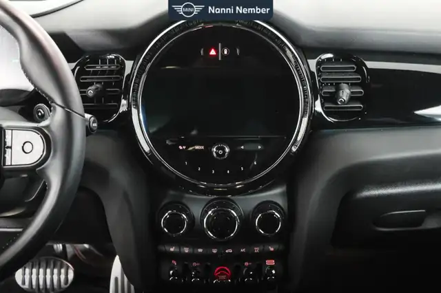 Mini Cooper view 12