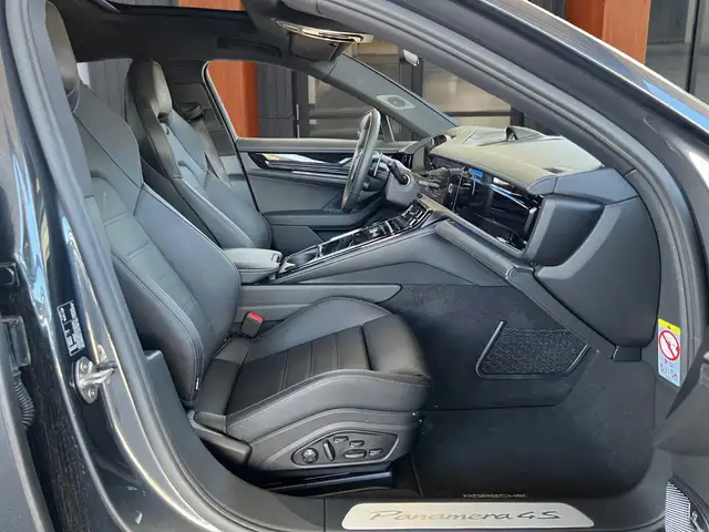 Porsche Panamera view 5