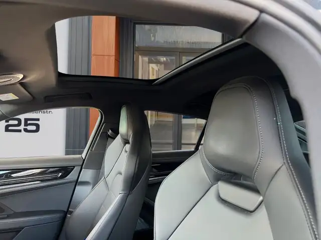 Porsche Panamera view 6
