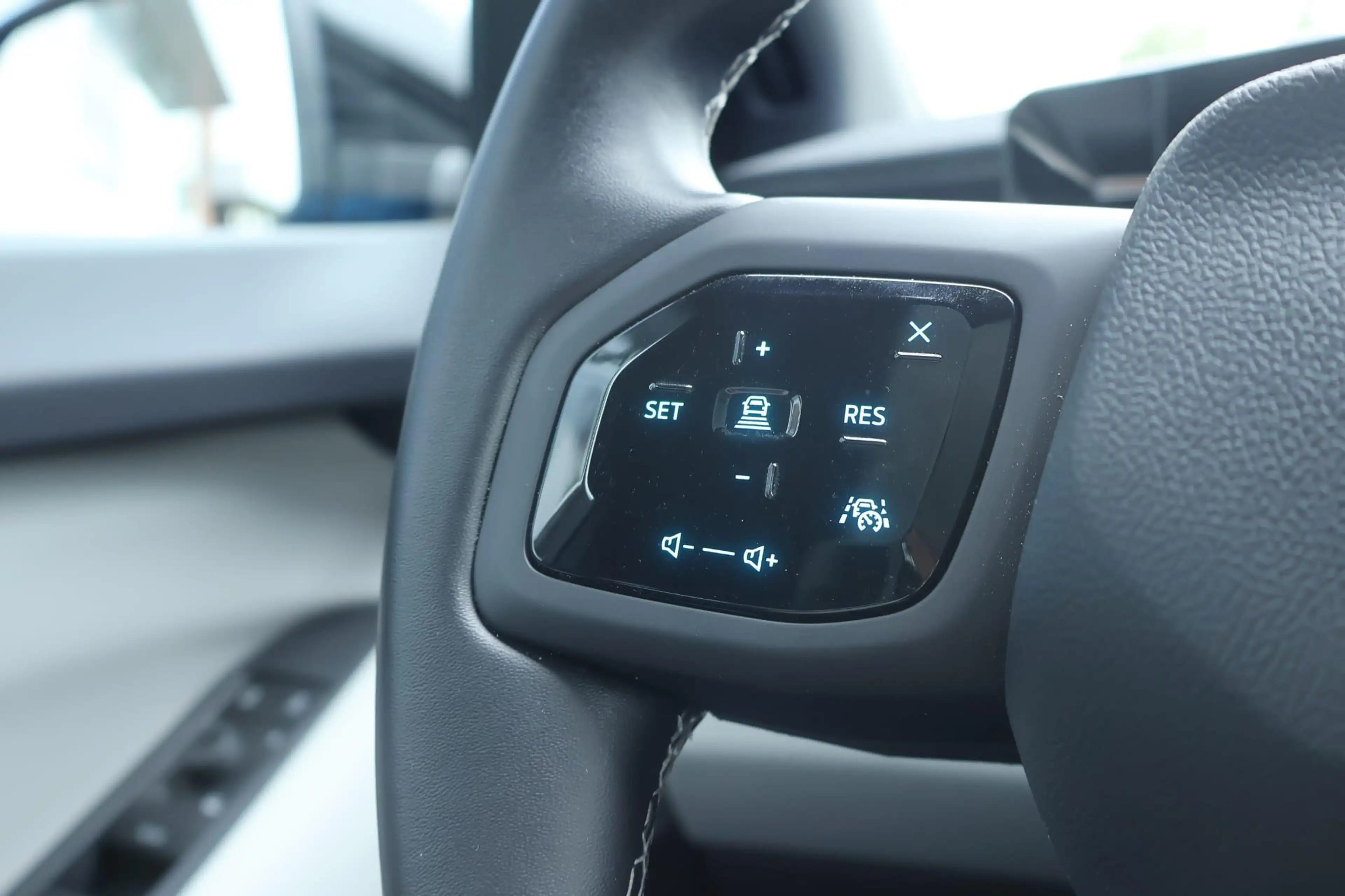 Ford Explorer Premium Extended Range RWD 77 kWh | Panorama | B&O — photo 15