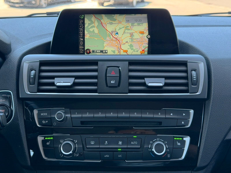 BMW 118 i 1er Lim. Sport Line AUTOMATIK/NAVI/LED/PDC — photo 15
