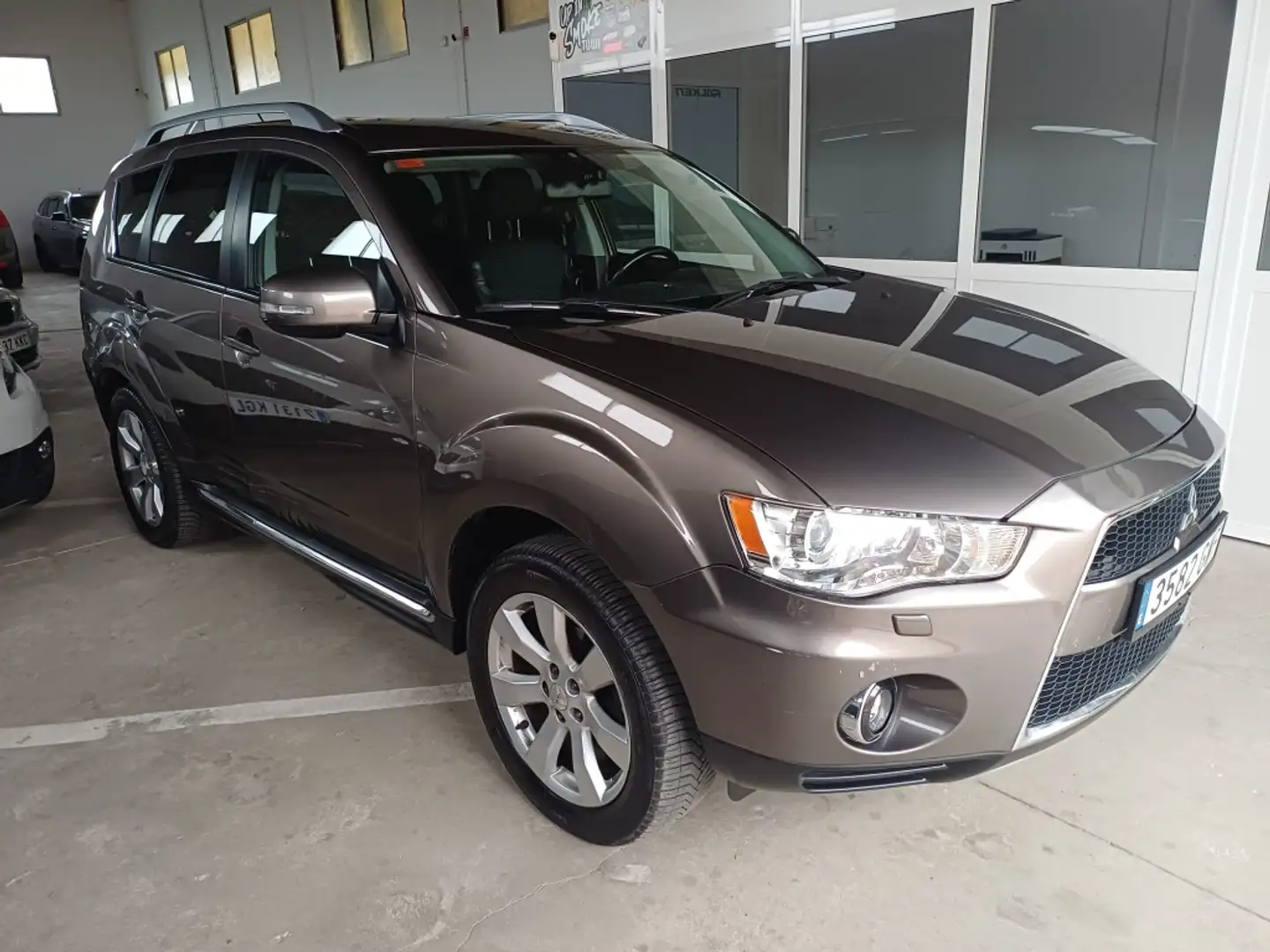 Mitsubishi Outlander 220DI-D Motion SST Gris - 1