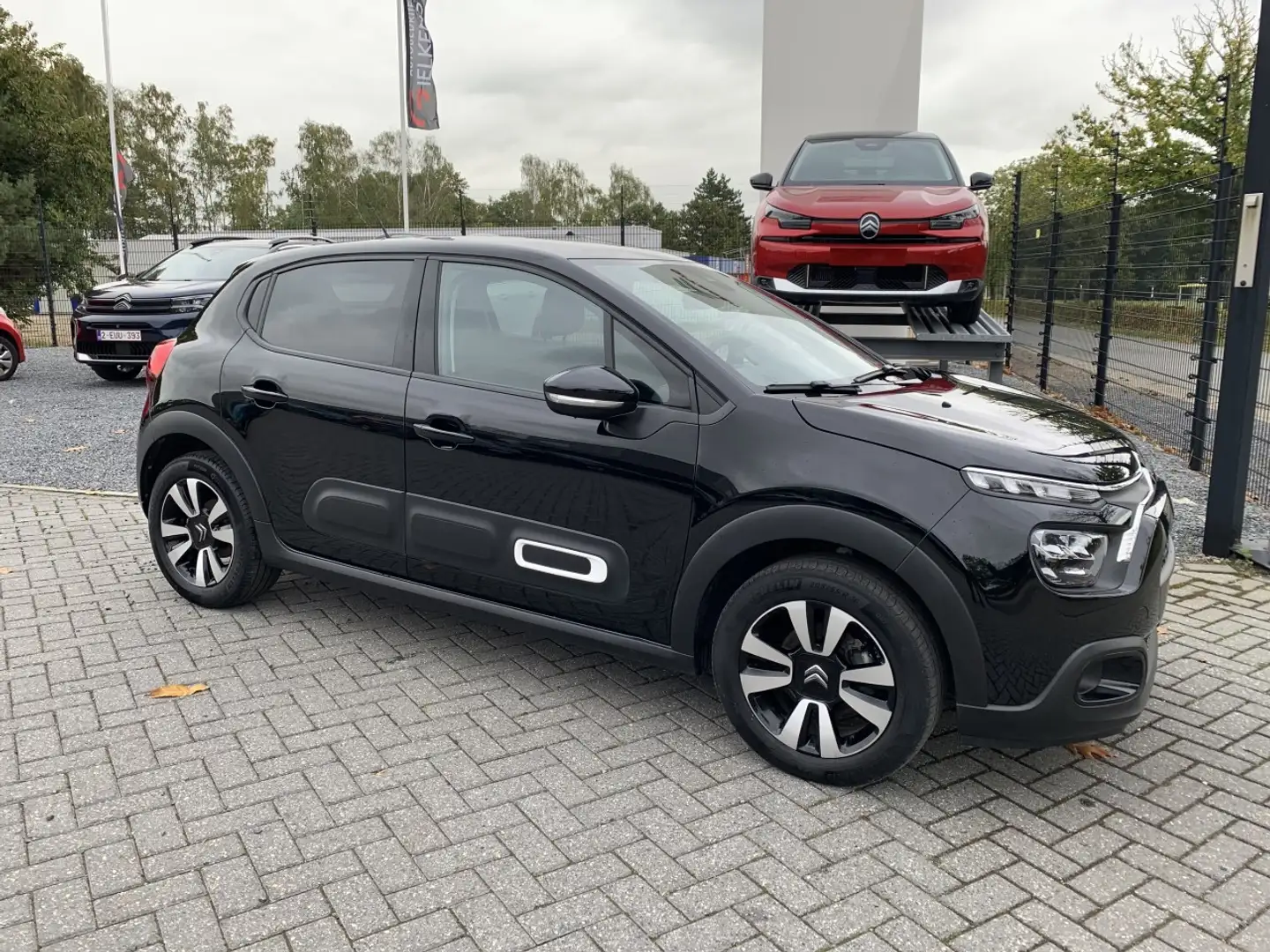 Citroen C3 1.2 Turbo 110 Shine Noir - 2