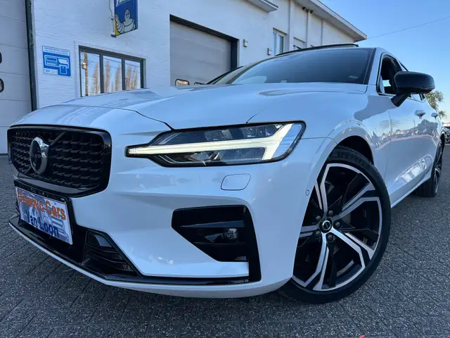 Volvo S60 2.0 B5 MHEV R-Design Geartronic Full-Option AWD Headup Harman/Kardon Panno Acc 250pk
