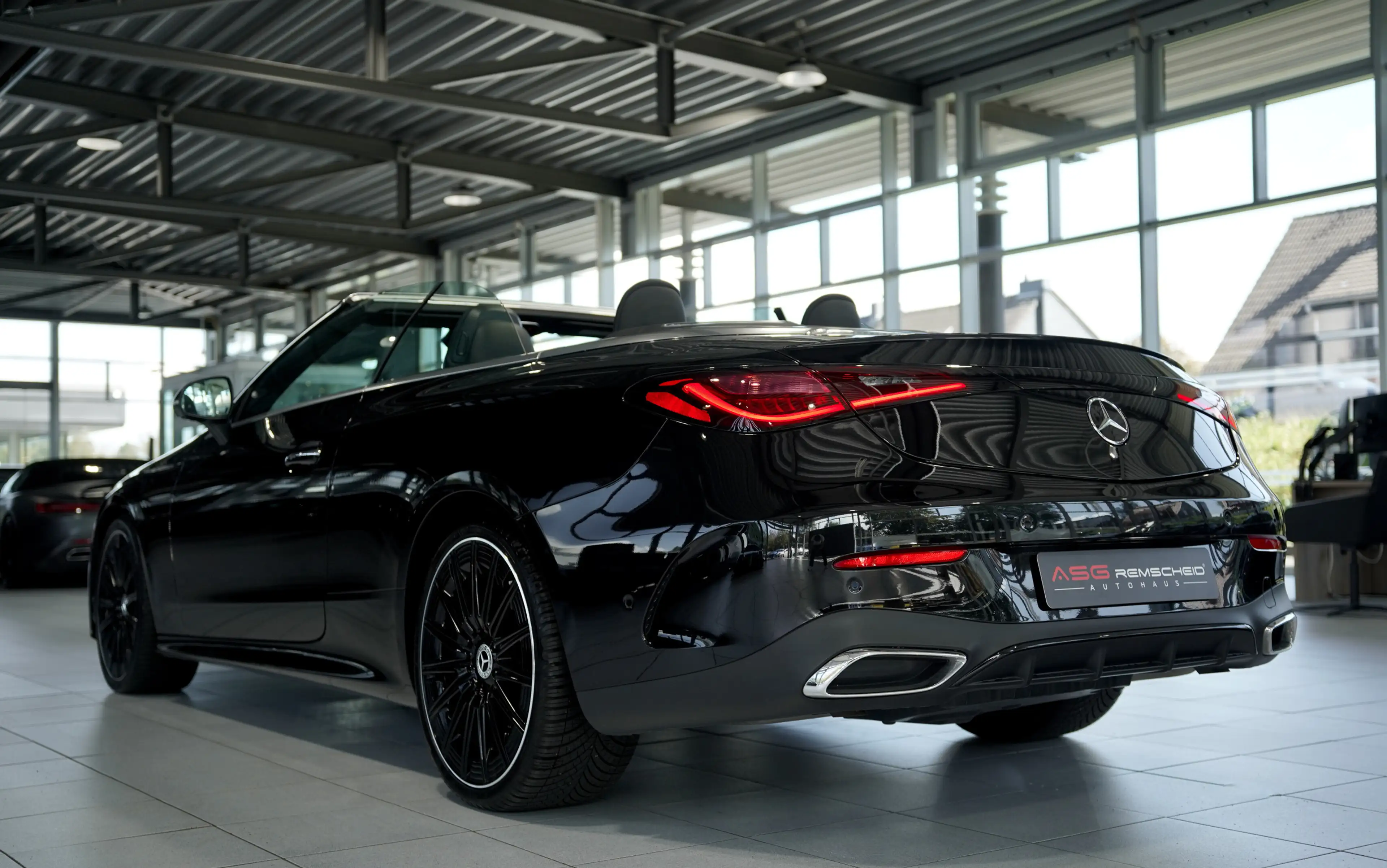 Mercedes-Benz CLE 300 4M Cabrio AMG Premium+ *20*Night*Carbon — photo 14