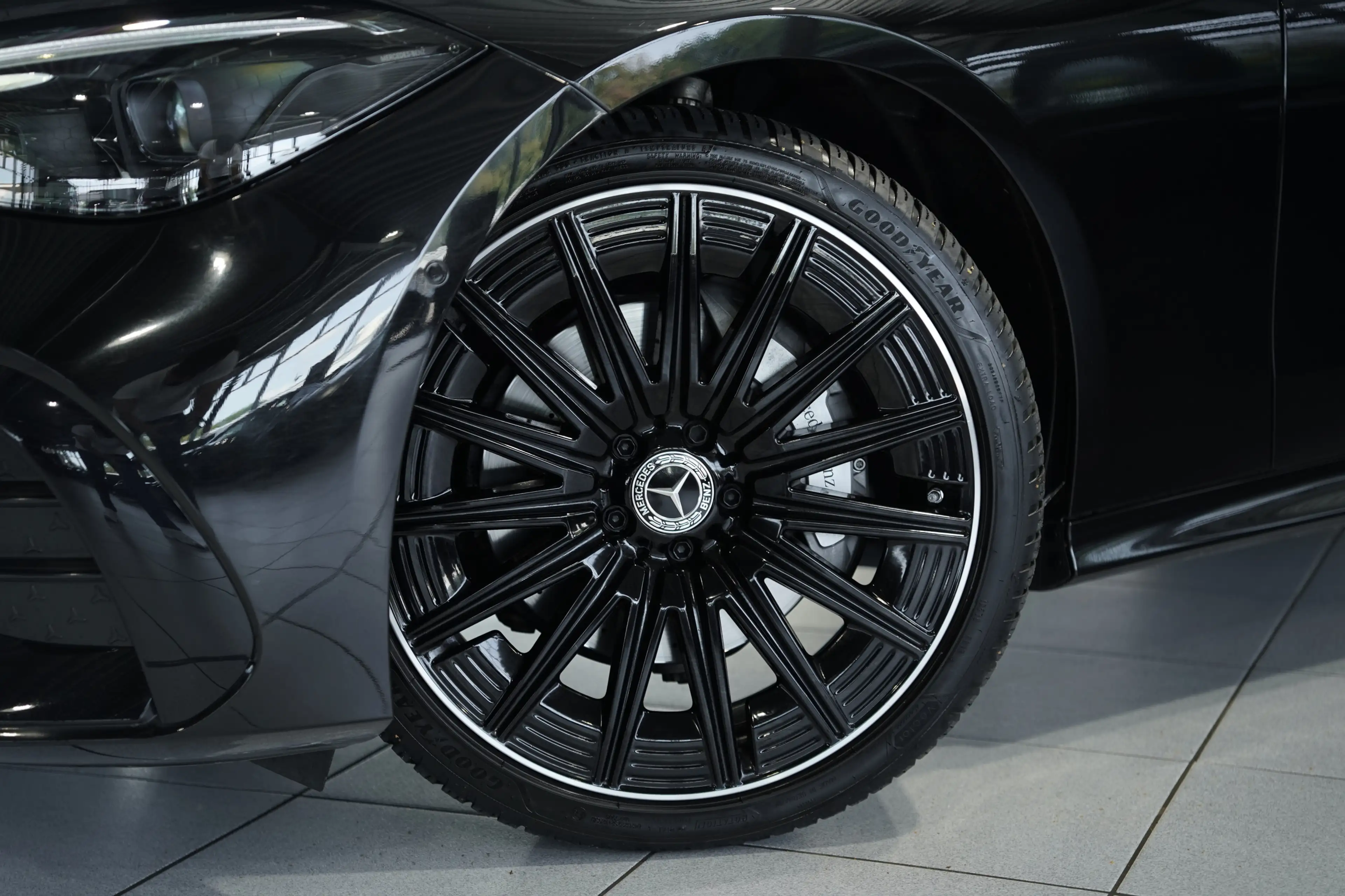 Mercedes-Benz CLE 300 4M Cabrio AMG Premium+ *20*Night*Carbon — photo 3