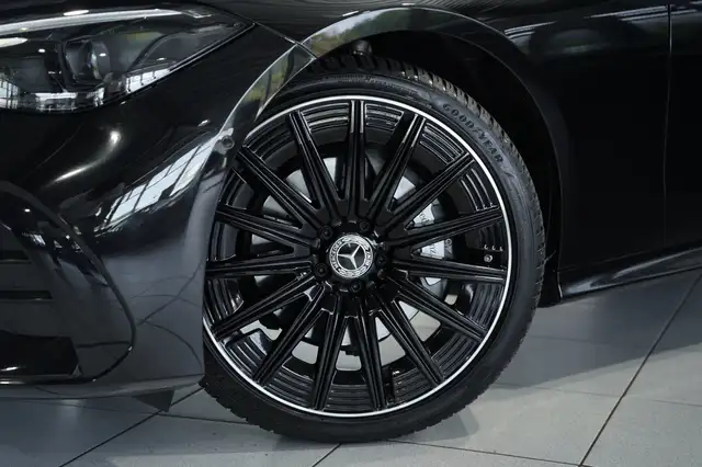 Mercedes-Benz CLE view 3