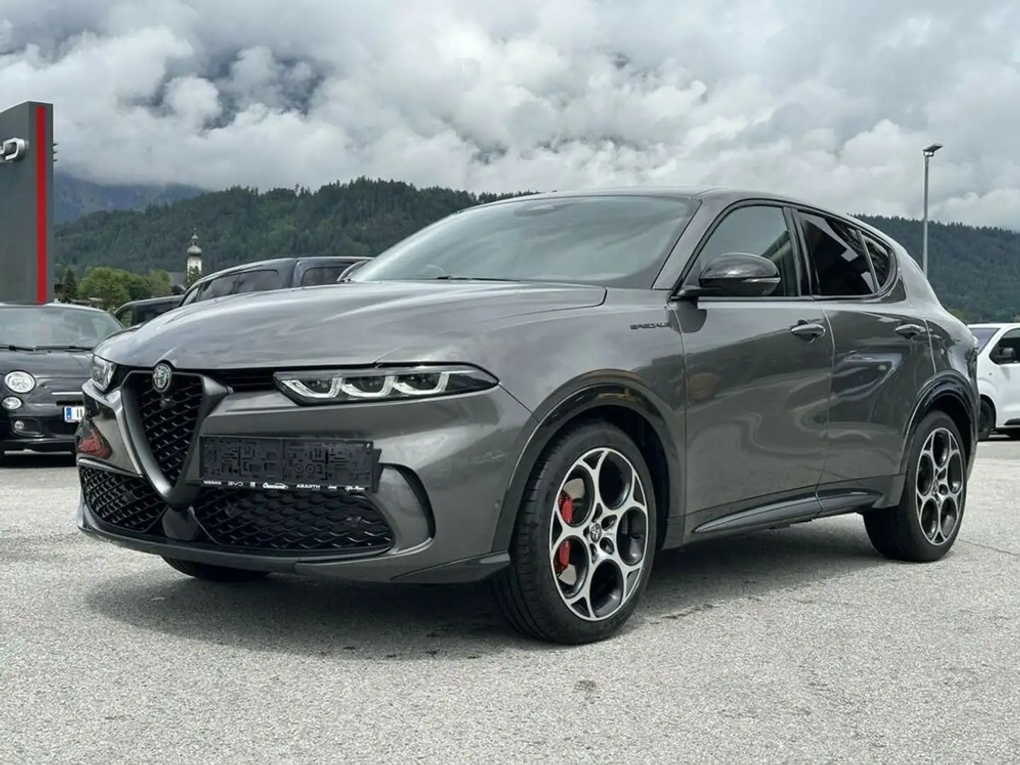 Alfa Romeo Tonale Edizione Speciale MHEV 160PS DCT Grau - 2