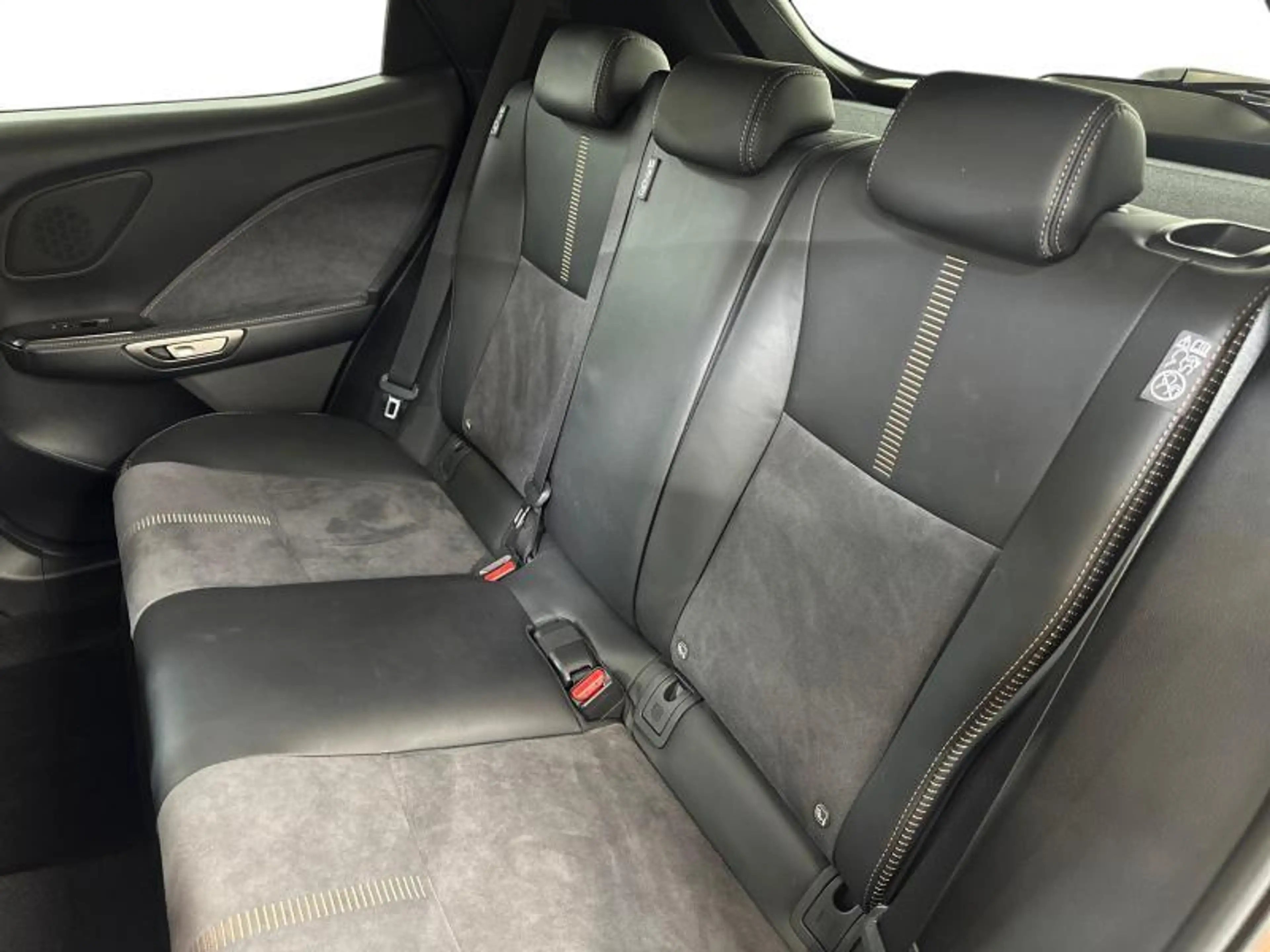 Lexus LBX Cool — photo 12