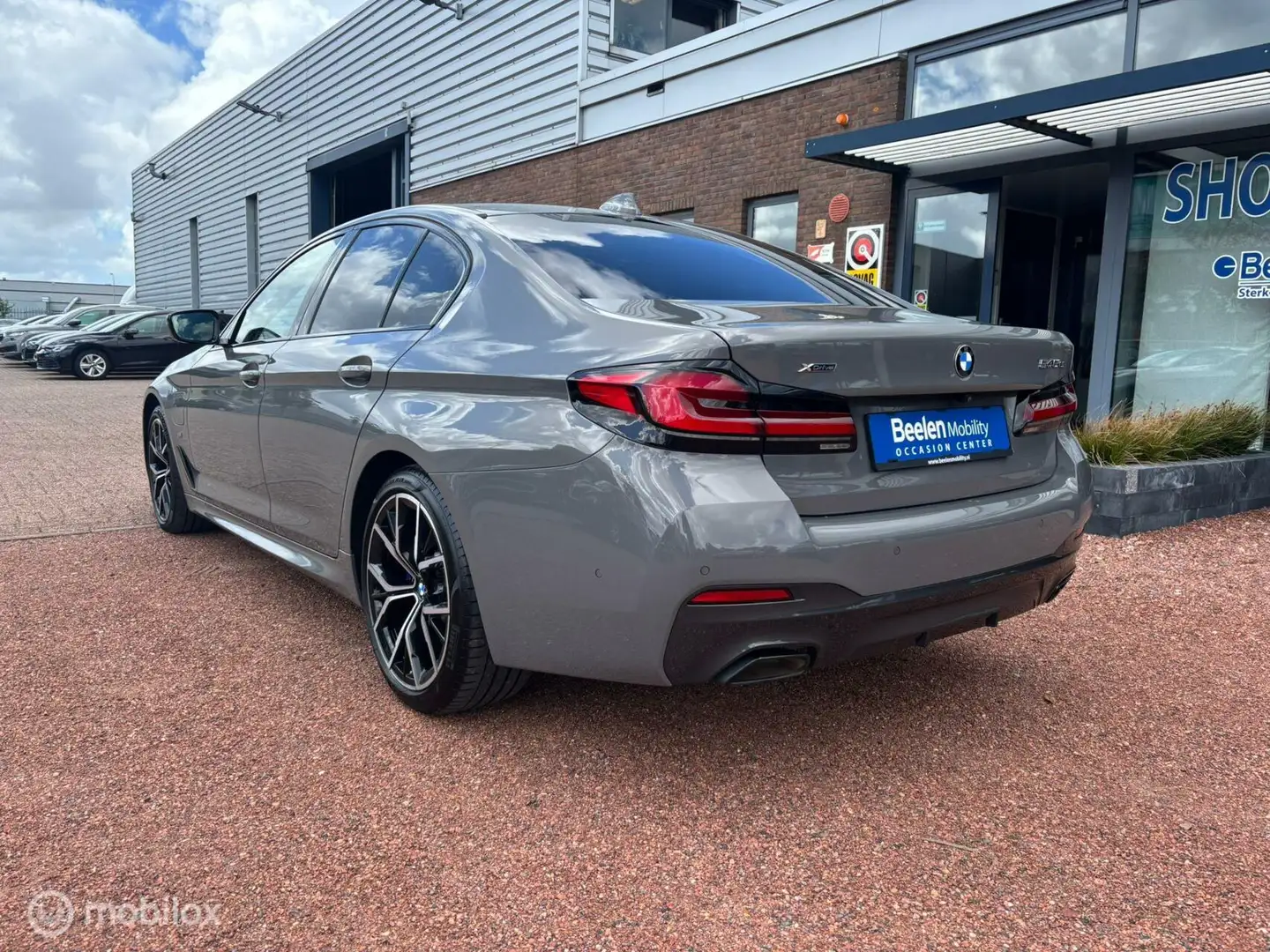 BMW 545 5-serie 545e xDrive Business Edition Plus Grey - 2