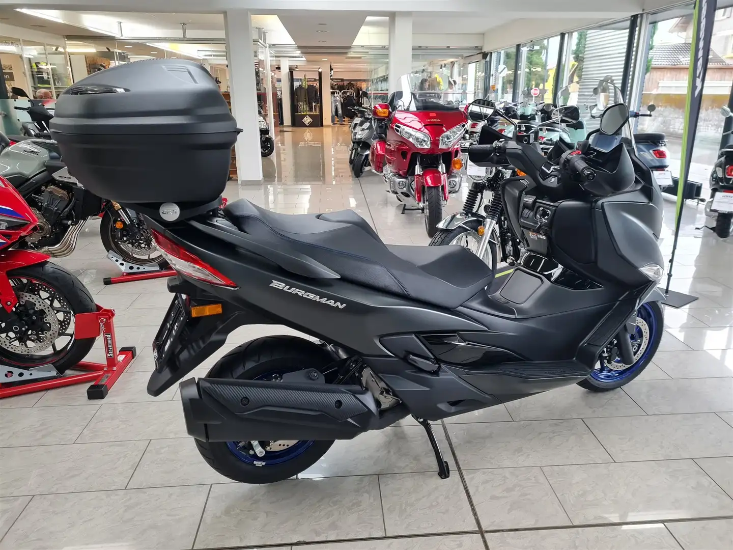 Suzuki Burgman 400 Schwarz - 2