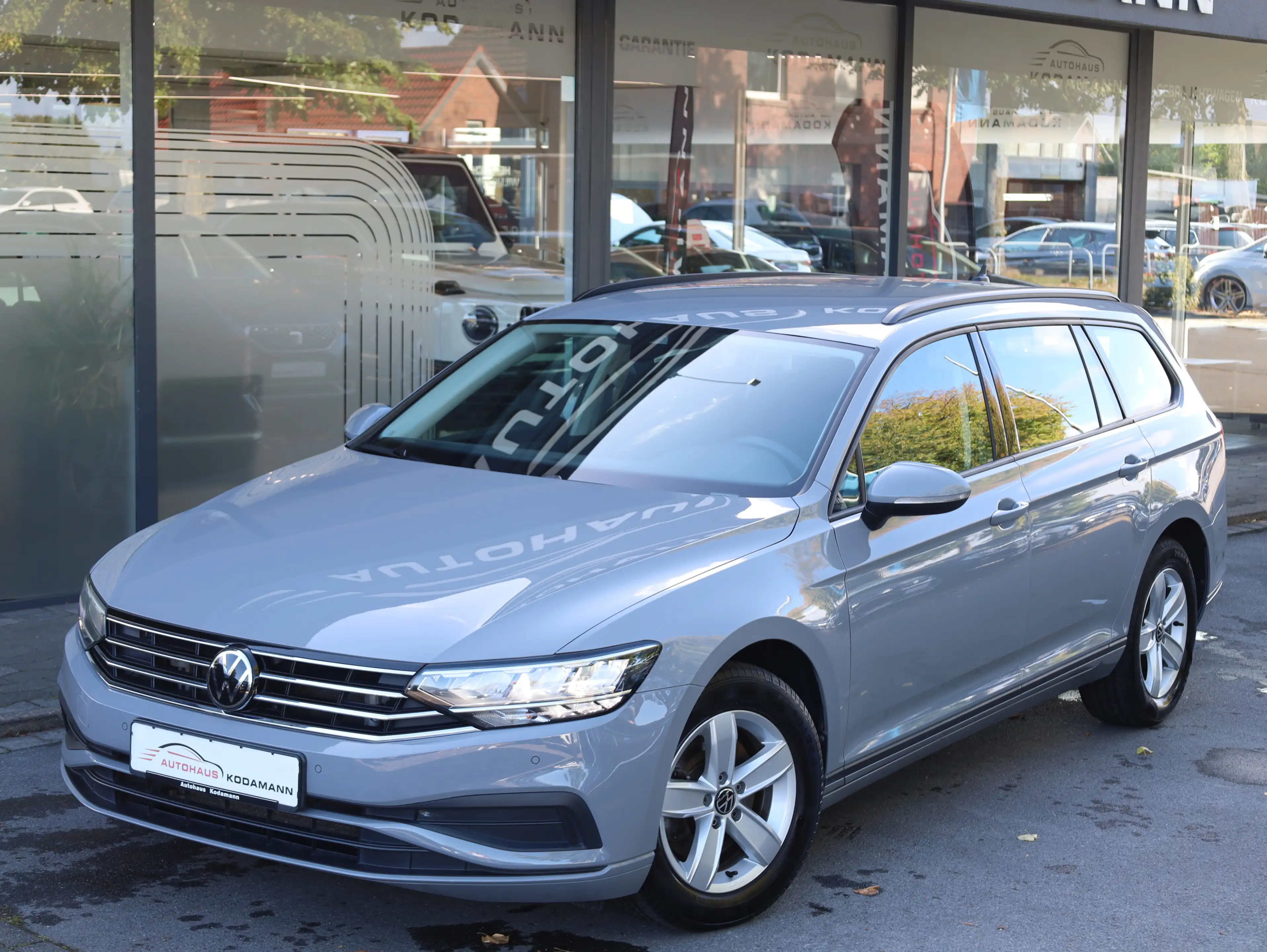 Volkswagen Passat Variant Variant 2.0 TDI*ACC*CarPlay*SHZ*AHK — photo 2