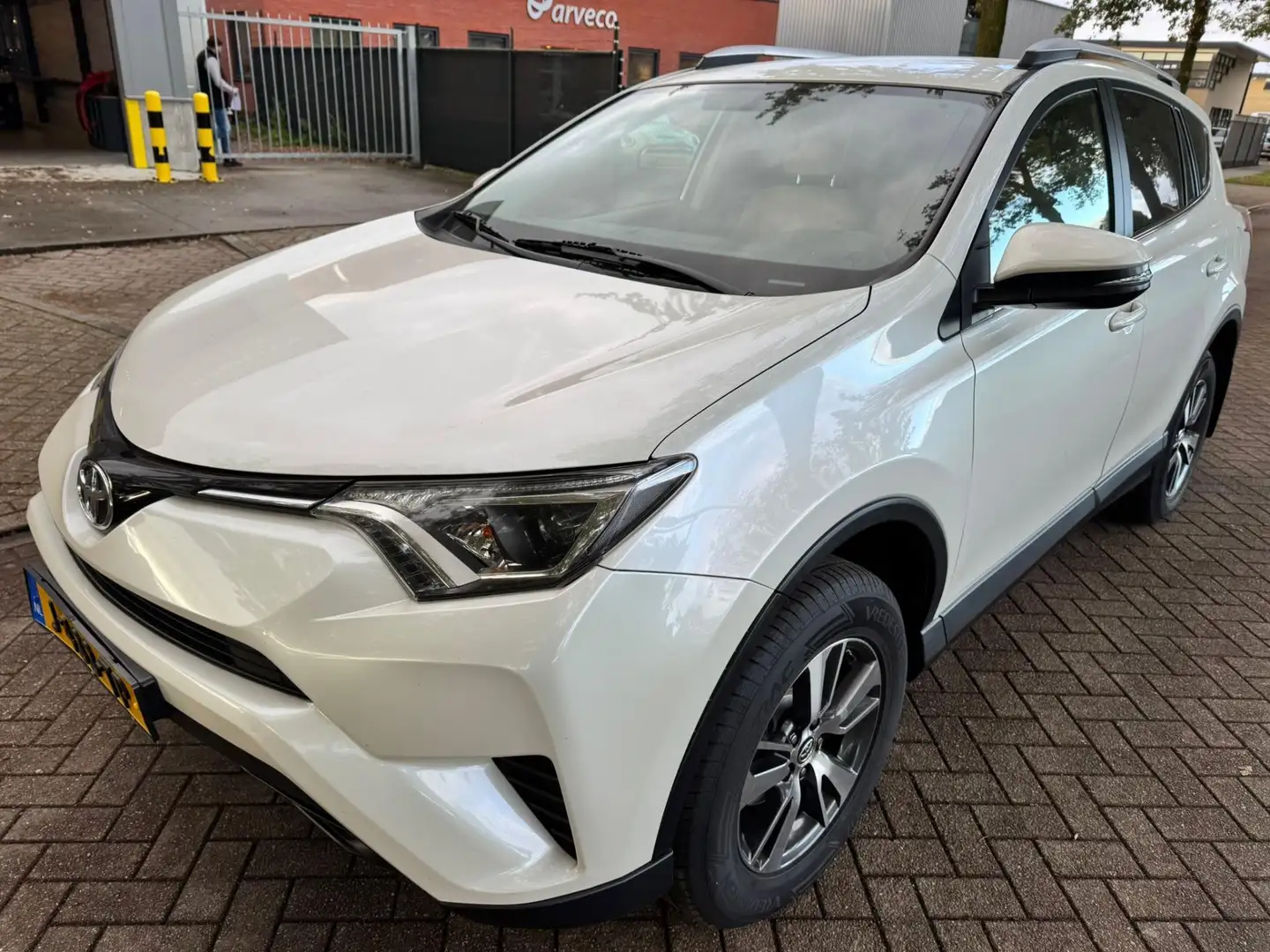 Toyota RAV 4 2.5 4WD 2018 Executive automaat Wit - 1