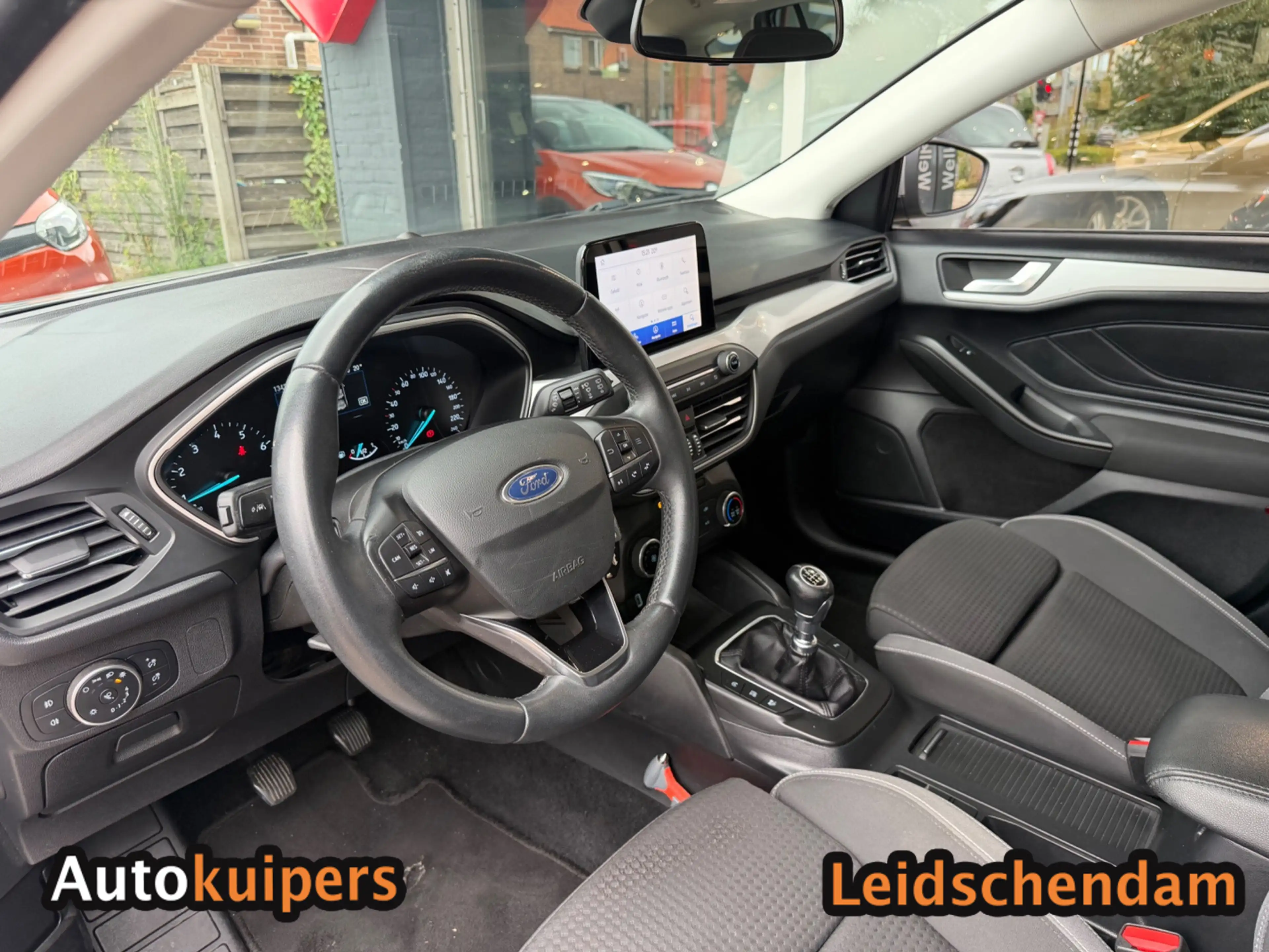 Ford Focus Wagon 1.0 EcoBoost Trend Edition Business — photo 12