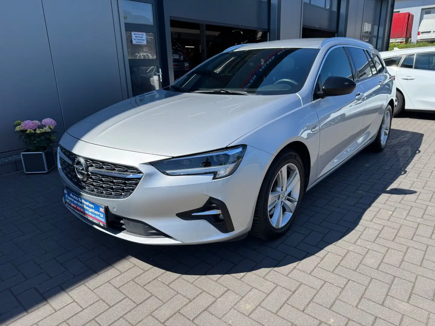 Opel Insignia B Sports Tourer Business AUTOMATIK*LED Silber - 1