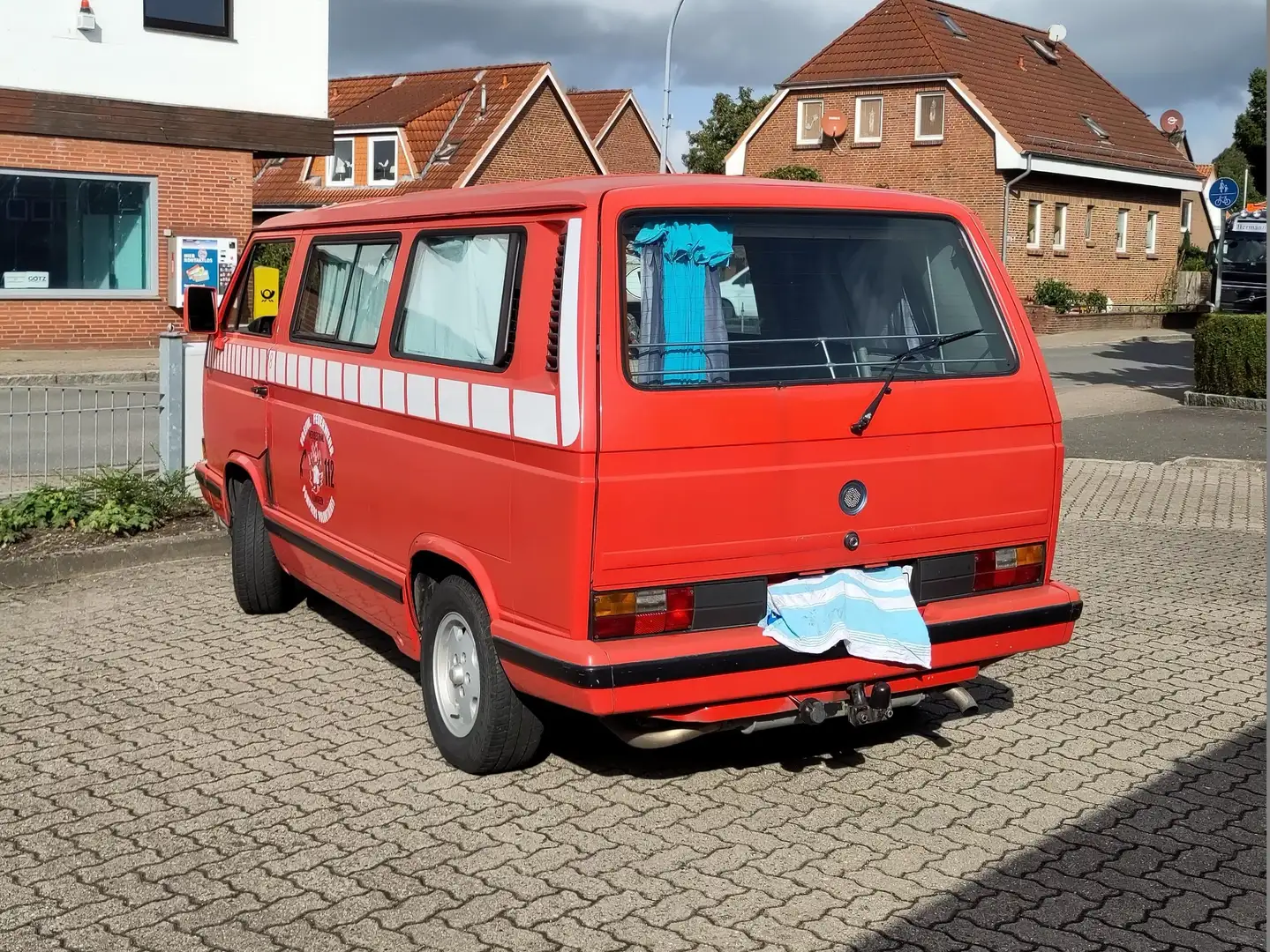 Volkswagen T3 Ex Blue Star Campingmobiliar LKW Zulassung Rot - 2