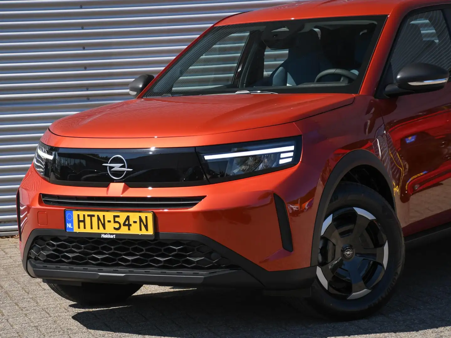Opel Frontera Electric Edition 44 kWh 114pk Automaat CRUISE.C | Oranje - 2