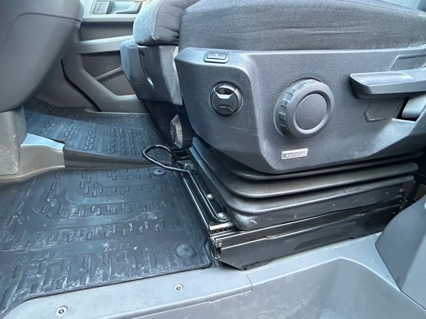 Volkswagen Crafter 35 Extra Lang Plus/NAVI/RFK/AHK/SH/Ergo Rot - 2