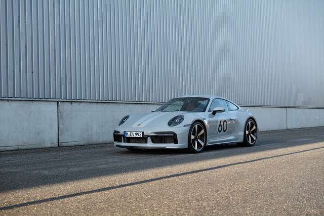 Imagine Porsche 992 911 Sport Classic | Burmester | Lift | Surround V.