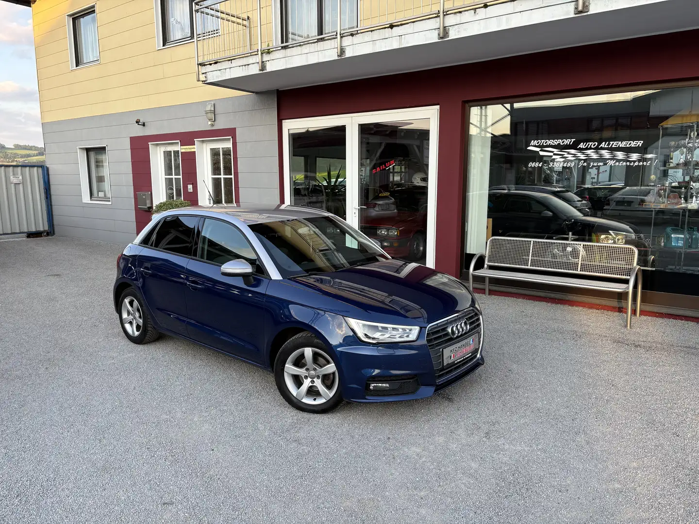 Audi A1 SB 1,4 TDI intense *SITZH*TEMP*BT*PDC*MFL* Blau - 1