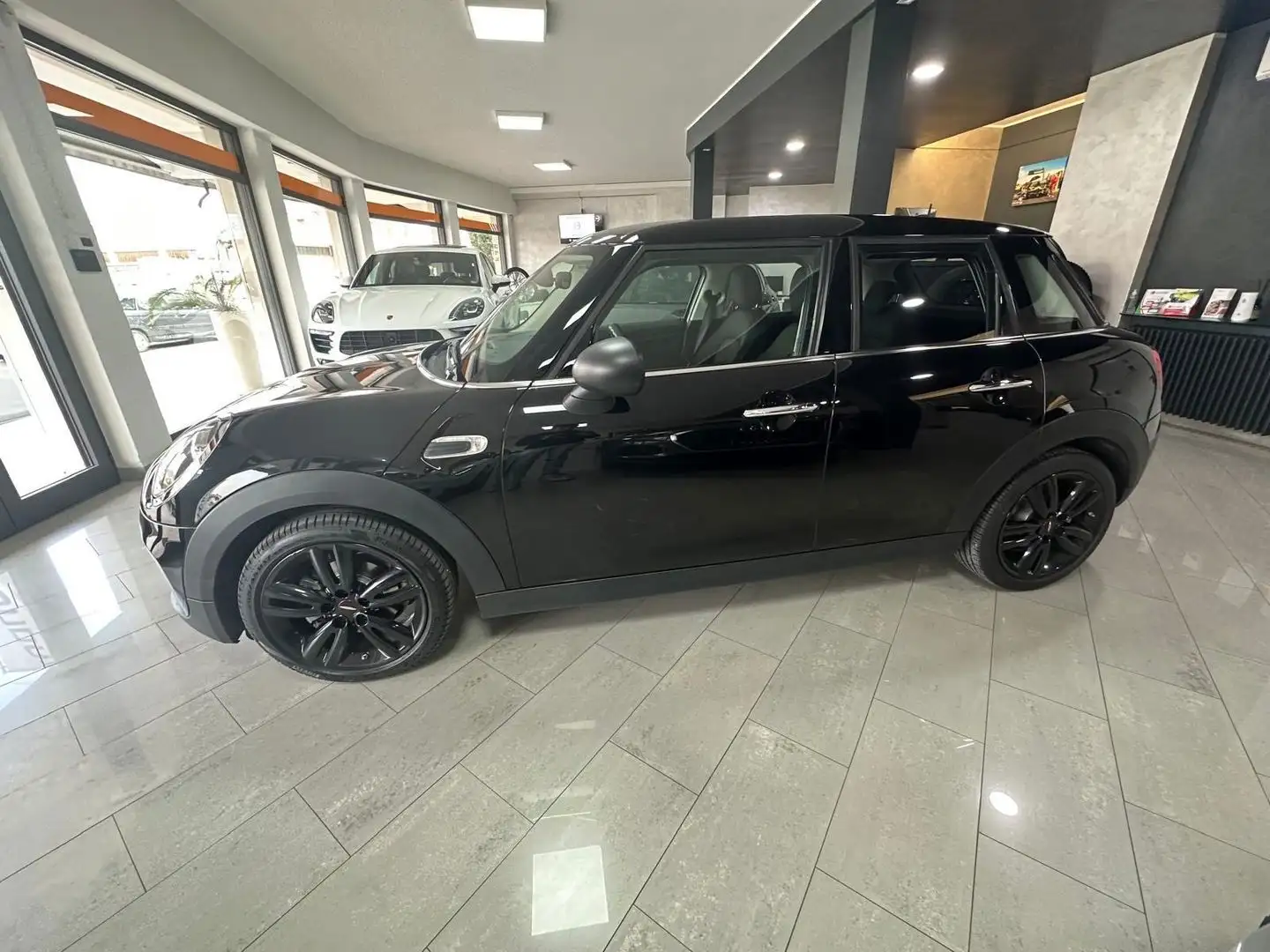 MINI One ONE 1.5 5 PORTE NEOPATENTATI Nero - 2
