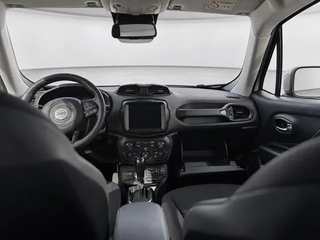 Jeep Renegade view 5