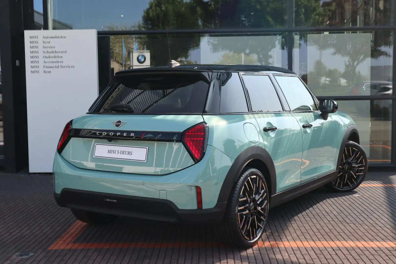 MINI 5-deurs S | Favoured Trim + Package M Verde - 2