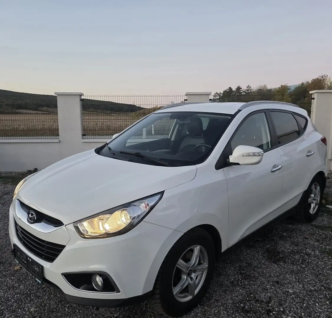 Hyundai iX35 iX35 2,0 CRDi Premium 4WD Weiß - 1