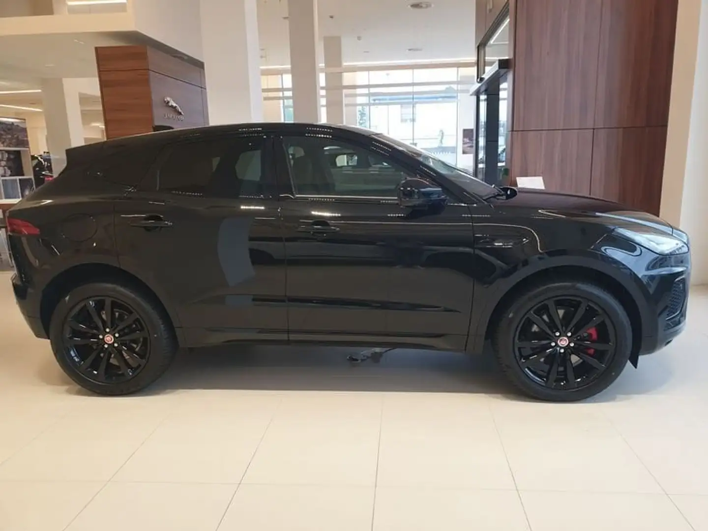 Jaguar E-Pace 2.0D I4 163 CV AWD Auto R-Dynamic Black Negru - 2