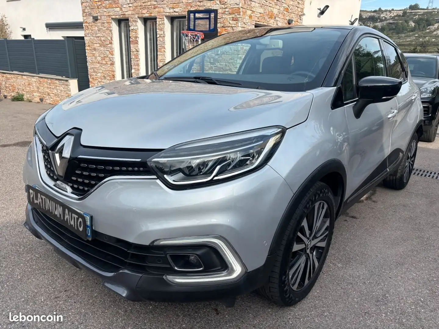 Renault Captur (2) 1.3 TCE 150 Initiale Paris EDC Grau - 1