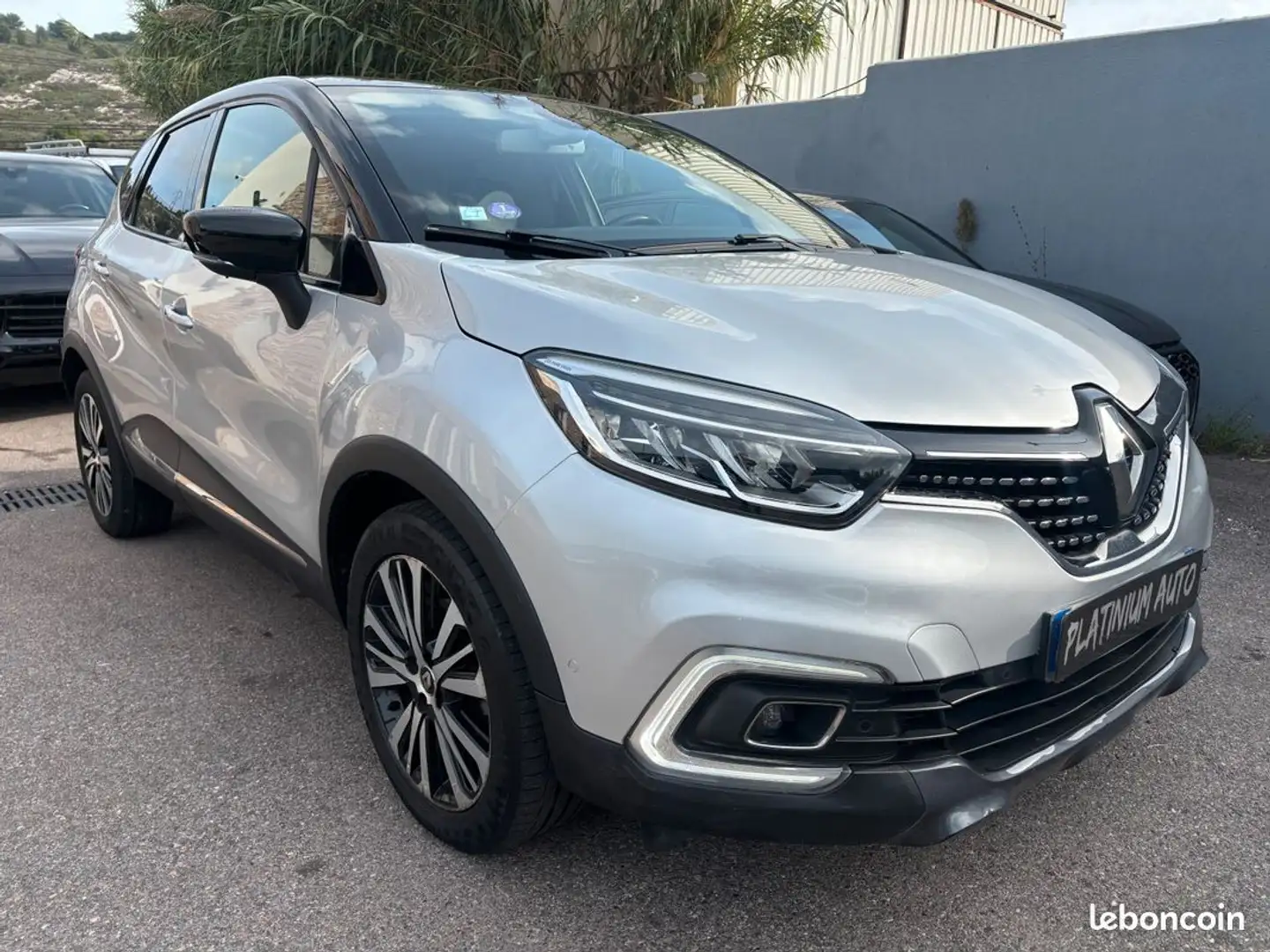 Renault Captur (2) 1.3 TCE 150 Initiale Paris EDC Grau - 2