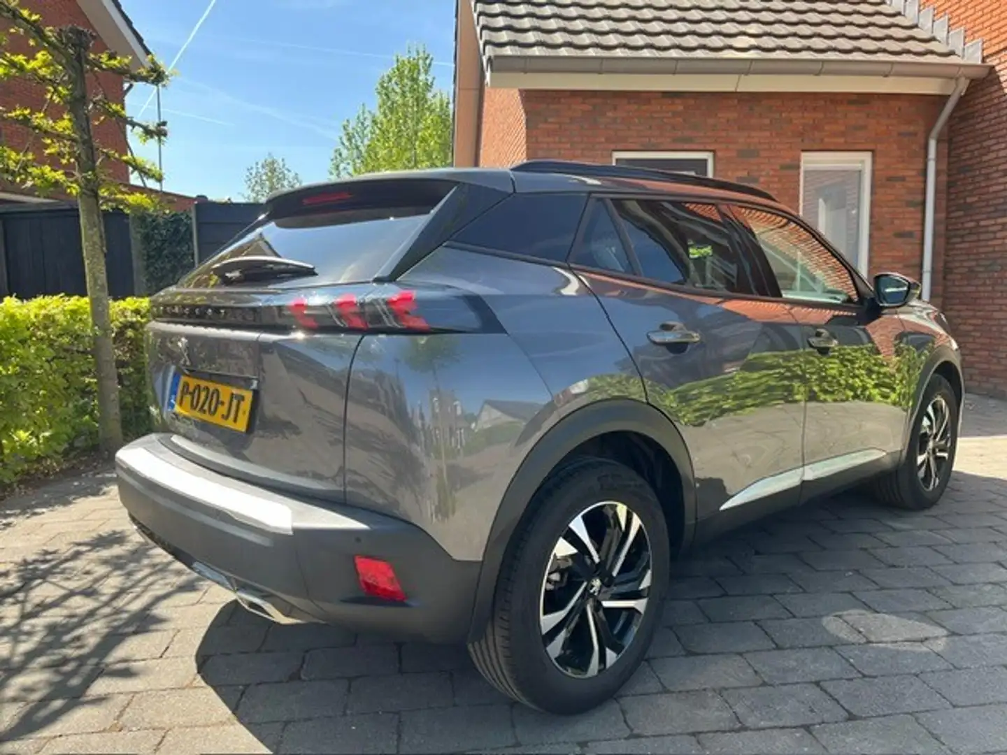 Peugeot 2008 1.2 PureTech Allure Pack | Automaat | Navi | Keyle Grijs - 2
