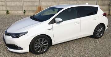 Auris II 2015 1.8h Lounge cvt