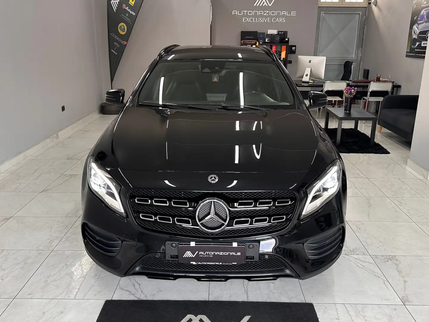 Mercedes-Benz GLA 220 d AMG PREMIUM Night Edition Nero - 2