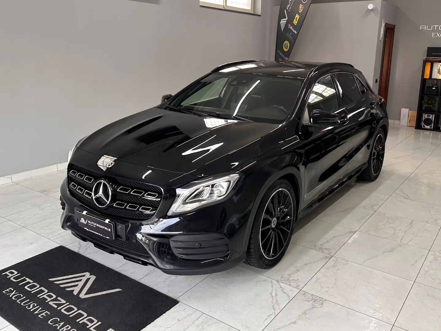Mercedes-Benz GLA 220 d AMG PREMIUM Night Edition Nero - 1