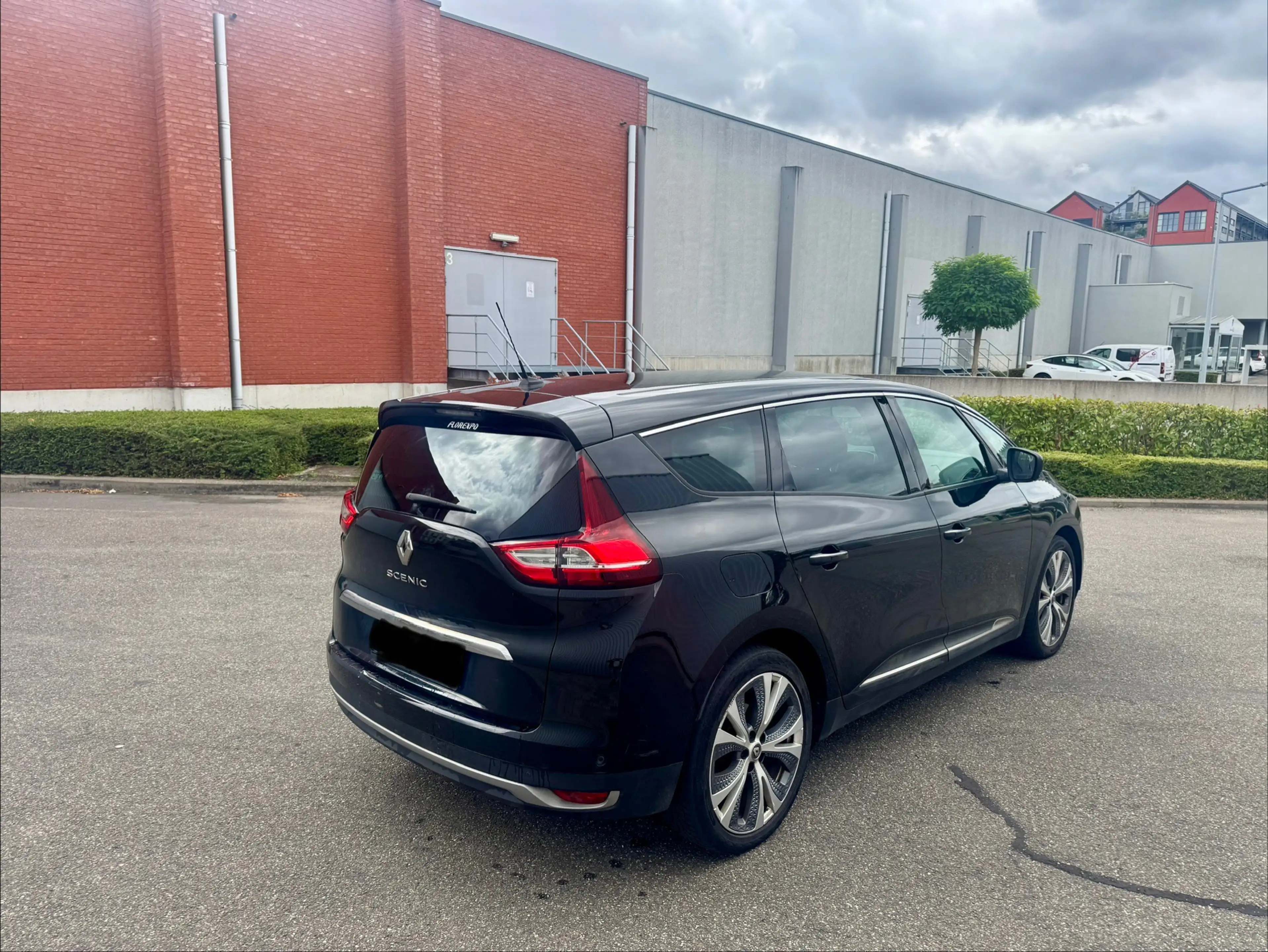 Renault Grand Scenic Grand Scénic 1.7 Blue dCi Black Edition (EU6.2) — photo 8