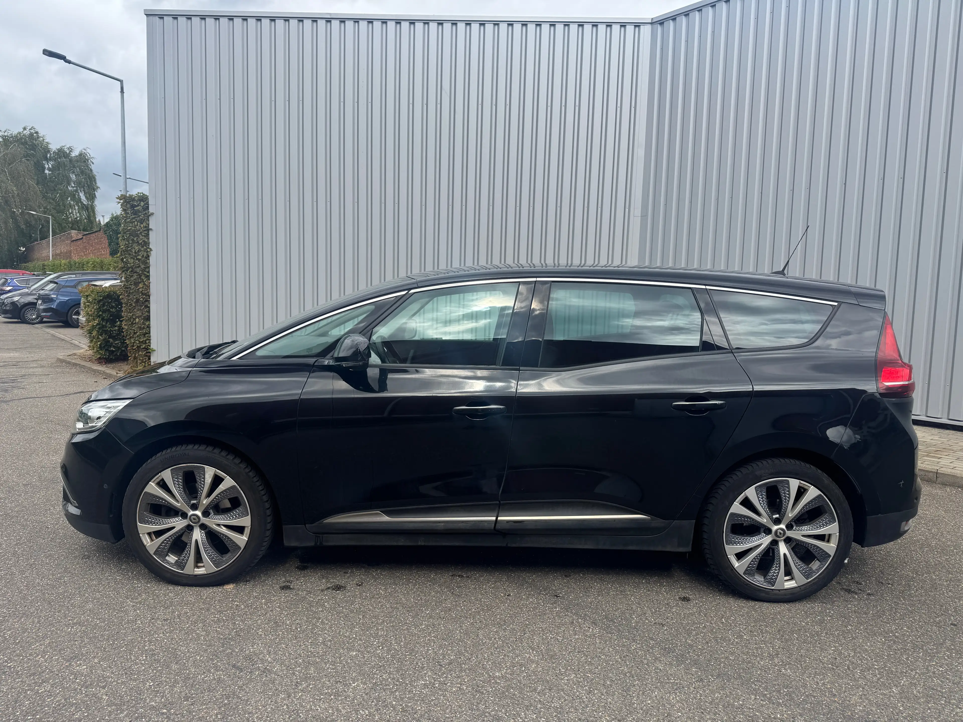 Renault Grand Scenic Grand Scénic 1.7 Blue dCi Black Edition (EU6.2) — photo 2