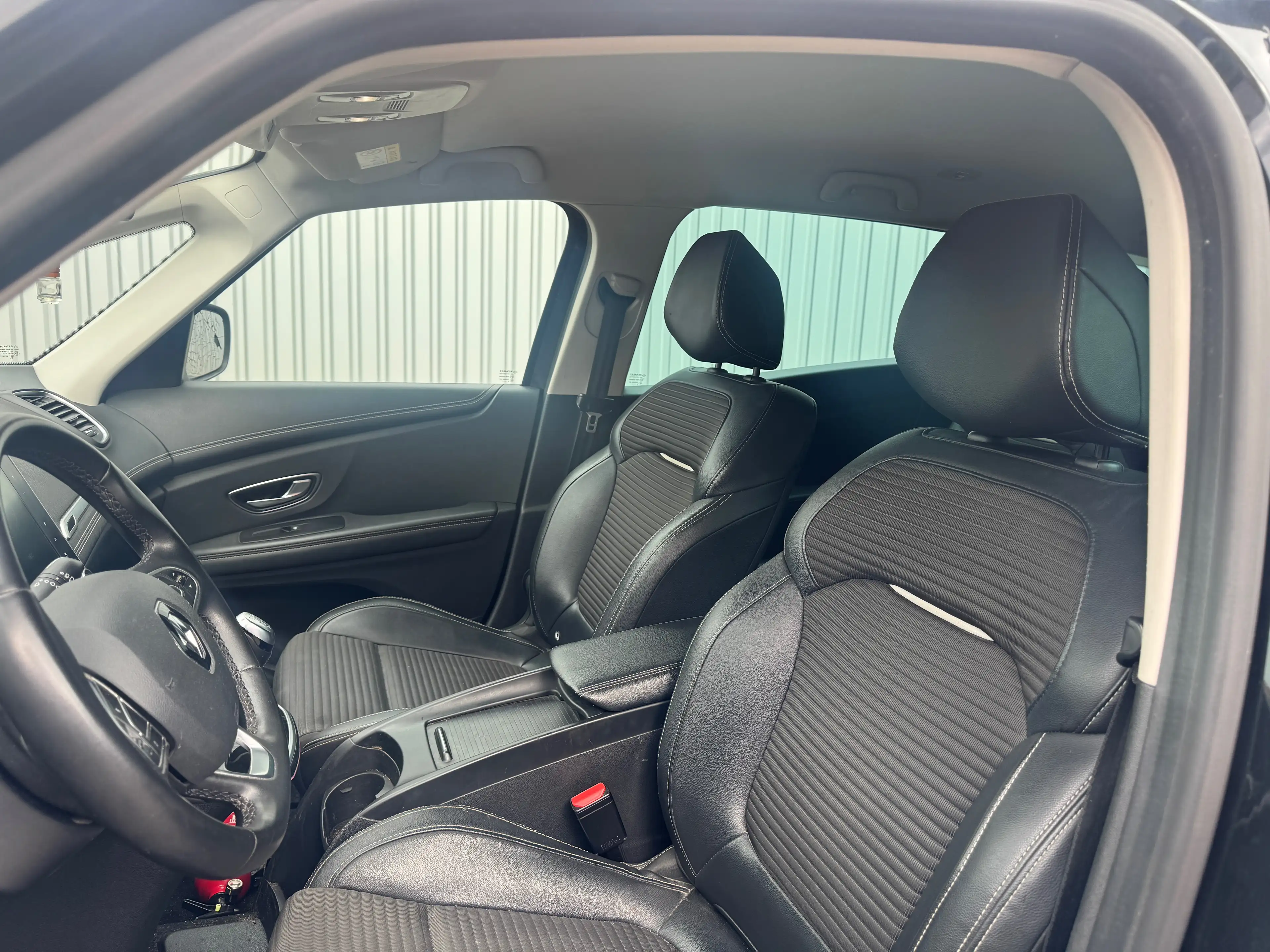 Renault Grand Scenic Grand Scénic 1.7 Blue dCi Black Edition (EU6.2) — photo 10