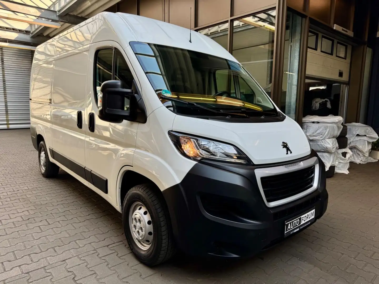 Peugeot Boxer 2.2 HDi L2H2 3,3t KLIMA 3-SITZER PDC DAB Weiß - 2
