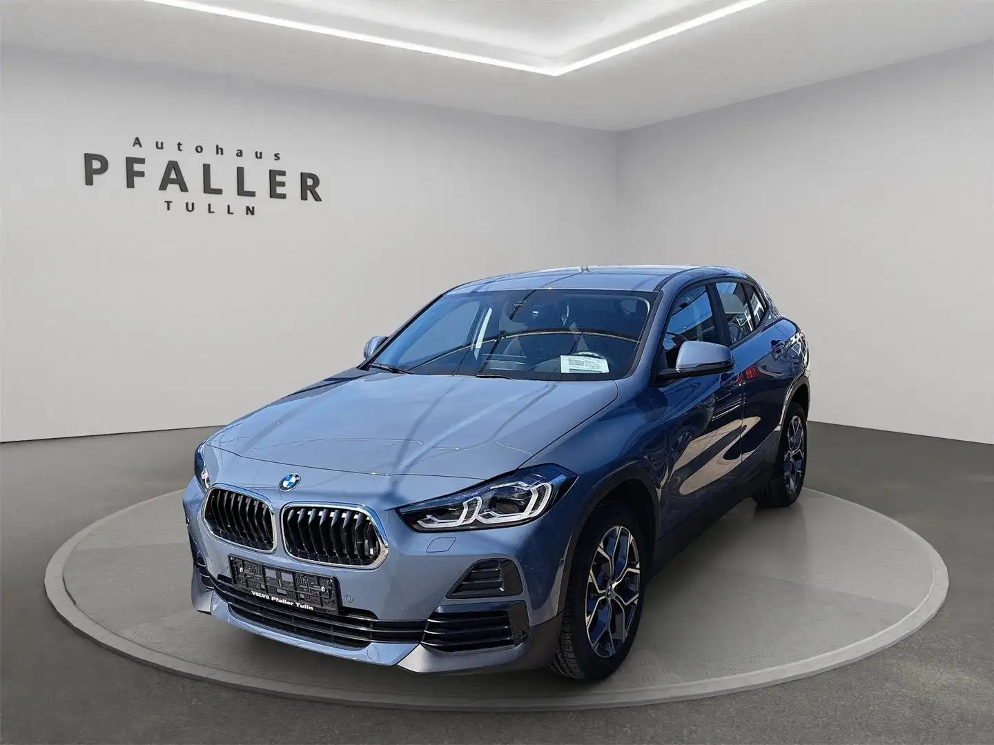 BMW X2 sDrive 16d Blau - 2